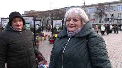"Він герой, він ніколи не боявся": 30-річним капітаном Олександром Подвишенним попрощалися у Рівному "Він герой, він ніколи не боявся": 30-річним капітаном Олександром Подвишенним попрощалися у Рівному