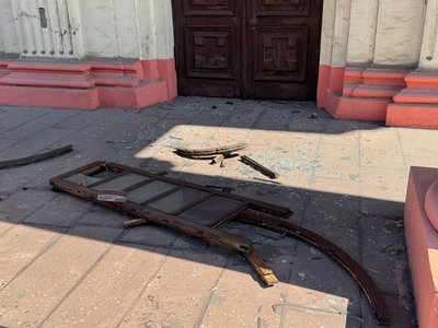 "Ми тримаємо мистецький фронт". У Дніпрі російський ракетний удар пошкодив будинок органної та камерної музики "Ми тримаємо мистецький фронт". У Дніпрі російський ракетний удар пошкодив будинок органної та камерної музики