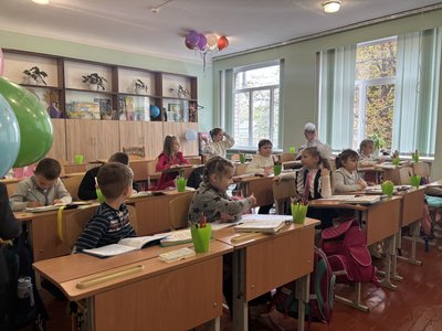 Першокласники на уроці в Сахновщинській громаді, жовтень 2025