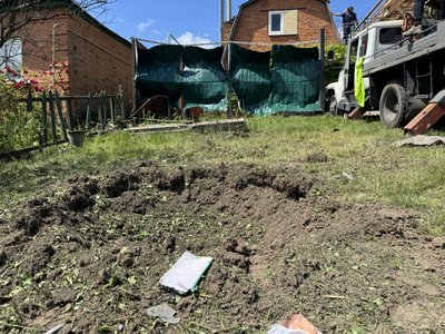 “Хата затрусилася вся”: очевидці розповіли про атаку на Стецьківку “Хата затрусилася вся”: очевидці розповіли про атаку на Стецьківку