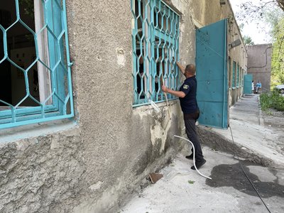 Як у Херсоні відновлюють житло після російських обстрілів