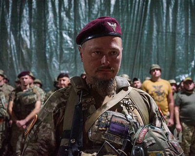 Полковник Олег Апостол нагородив воїнів житомирської 95 бригади