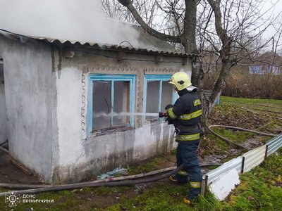 Горіло 6 тонн ячменю та пшениці: на Вінниччині за добу сталися три пожежі Горіло 6 тонн ячменю та пшениці: на Вінниччині за добу сталися три пожежі