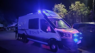 У Вінниці люди штурмують місцевий стадіон: що відомо У Вінниці люди штурмують місцевий стадіон: що відомо