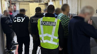 СБУ повідомила про підозру "смотрящим" за Черкаським СІЗО через вимагання грошей