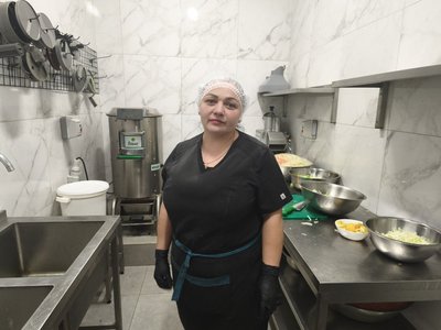 У житомирському ліцеї №23 показали як працює оновлений харчоблок У житомирському ліцеї №23 показали як працює оновлений харчоблок