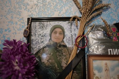 Сім'я полеглої військової з Буковини сім місяців не могла оформити допомогу від держави: пояснюємо чому Сім'я полеглої військової з Буковини сім місяців не могла оформити допомогу від держави: пояснюємо чому