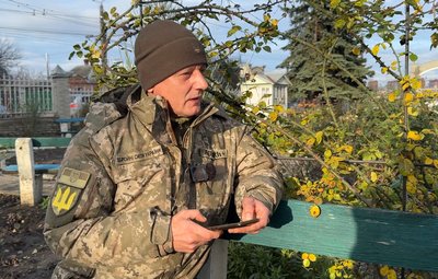 “Хлопців в окопах треба міняти”: штаб-сержант розповів про свою службу в Сумах “Хлопців в окопах треба міняти”: штаб-сержант розповів про свою службу в Сумах