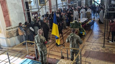 У Луцьку попрощалися з загиблим на Донеччині 51-річним військовослужбовцем Артуром Задоянним У Луцьку попрощалися з загиблим на Донеччині 51-річним військовослужбовцем Артуром Задоянним