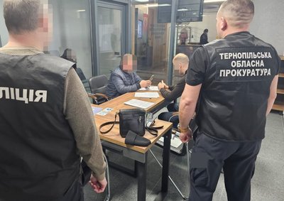 На Тернопільщині судитимуть людей за привласнення коштів на ремонт закладів освіти, привласнення коштів, гроші, ремонт ліцею, ремонт освітніх закладів, 23 березня 2026 року На Тернопільщині судитимуть людей за привласнення коштів на ремонт закладів освіти, привласнення коштів, гроші, ремонт ліцею, ремонт освітніх закладів, 23 березня 2026 року