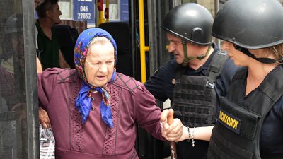 евакуація потяг люди Волинь обстріли Покровськ Донецька область евакуація потяг люди Волинь обстріли Покровськ Донецька область