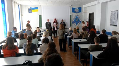 Американський волонтер приїхав навчати черкаських студентів Американський волонтер приїхав навчати черкаських студентів