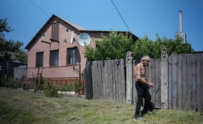 "Виїжджають ті, в кого нерви слабші". Як живуть у селі Піщане поблизу Сум "Виїжджають ті, в кого нерви слабші". Як живуть у селі Піщане поблизу Сум