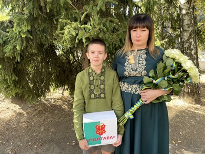 Дружина і син Ігоря Дорошенка у Полтаві відкрили меморіальну дошку Дружина і син Ігоря Дорошенка у Полтаві відкрили меморіальну дошку