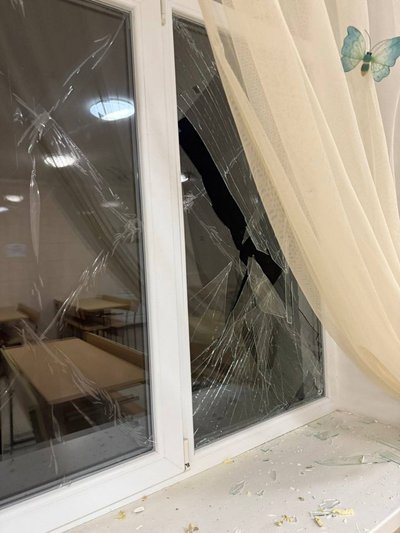 Наслідки російського удару по Одесі: у трьох школах вибито вікна Наслідки російського удару по Одесі: у трьох школах вибито вікна