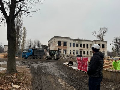 15 років стояло пусткою: в Черкасах облаштовують житло для переселенців 15 років стояло пусткою: в Черкасах облаштовують житло для переселенців