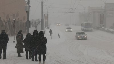 "Ще треба 32 градуси морозу": як автомобілісти та пішоходи справляються з наслідками снігопаду у Рівному "Ще треба 32 градуси морозу": як автомобілісти та пішоходи справляються з наслідками снігопаду у Рівному