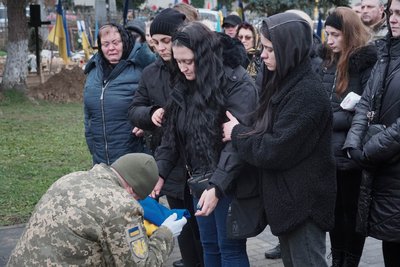В Ужгороді попрощалися з полеглим захисником Василем Канашом В Ужгороді попрощалися з полеглим захисником Василем Канашом