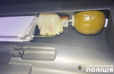 На Полтавщині в автомобілі знайшли гранату