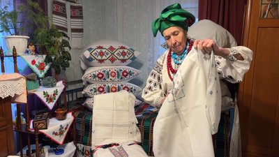 Родинні хустки, рушники та сорочки, яким понад півстоліття: історія Людмили Степаненко з Житомирщини Родинні хустки, рушники та сорочки, яким понад півстоліття: історія Людмили Степаненко з Житомирщини