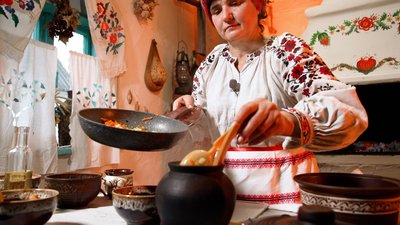 "Кулінарний спадок": Як готували 12 пісних страв на Святвечір у Злазному на Рівненщині "Кулінарний спадок": Як готували 12 пісних страв на Святвечір у Злазному на Рівненщині