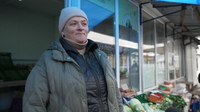 Продавчиня Леся Кравчук, обіг банкнот, як обміняти гроші, 2 березня 2026, Тернопіль Продавчиня Леся Кравчук, обіг банкнот, як обміняти гроші, 2 березня 2026, Тернопіль