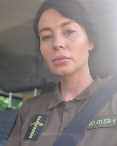 Лікують зуби та душі: стоматологи та капелани допомагають військовим на фронті Лікують зуби та душі: стоматологи та капелани допомагають військовим на фронті