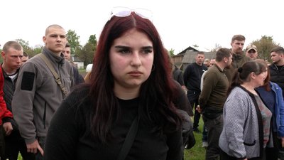 "Він хотів, щоб у нашої країни було гідне майбутнє": на Чернігівщині попрощалися із військовим Дмитром Денисенком "Він хотів, щоб у нашої країни було гідне майбутнє": на Чернігівщині попрощалися із військовим Дмитром Денисенком