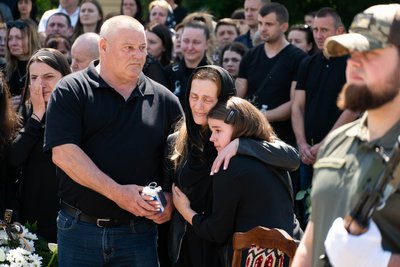 На початку вторгнення добровольцем вступив до ТрО: в Ужгороді попрощалися з полеглим захисником Іваном Бенцою На початку вторгнення добровольцем вступив до ТрО: в Ужгороді попрощалися з полеглим захисником Іваном Бенцою