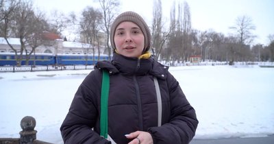 Нашестя диких качок у парку Дніпра. Як місцеві жителі підгодовують птахів на напівзамерзлому озері Нашестя диких качок у парку Дніпра. Як місцеві жителі підгодовують птахів на напівзамерзлому озері