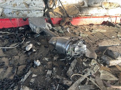 Уламок дрона на АЗС Уламок дрона на АЗС