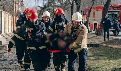 Під час пожежі у багатоквартирному житловому будинку врятували дві людини Під час пожежі у багатоквартирному житловому будинку врятували дві людини