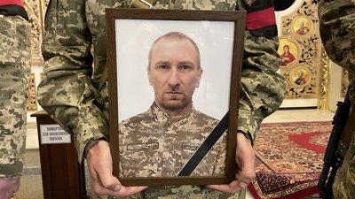 У Полтавіу прощаються із військовими Сергієм Шебедою та Володимиром Науменком У Полтавіу прощаються із військовими Сергієм Шебедою та Володимиром Науменком