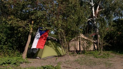 На велосипеді з Чехії до України: як волонтер Філіп допомагає відбудовувати будинки на Чернігівщині На велосипеді з Чехії до України: як волонтер Філіп допомагає відбудовувати будинки на Чернігівщині