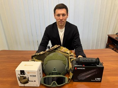 Олексій Красов придбав на свою місячну зарплату речі для військових Олексій Красов придбав на свою місячну зарплату речі для військових