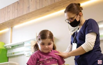 Від російської ракети у Києві загинула лікарка Охматдиту