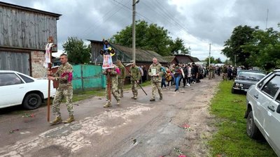На Чернігівщині попрощалися з двома захисниками: Сергієм Орленком та Андрієм Підлипським На Чернігівщині попрощалися з двома захисниками: Сергієм Орленком та Андрієм Підлипським