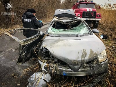 Автомобіль витягли з води на Одещині Автомобіль витягли з води на Одещині