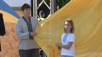 Діти полеглих захисників України, Анастасія Гуцуляк, Володимира Глущак, підняли прапор, День державного прапора України, 23 серпня 2026 року