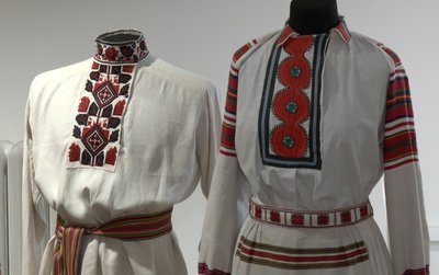 Як одягались наречена та наречений на Волині сто років тому Як одягались наречена та наречений на Волині сто років тому