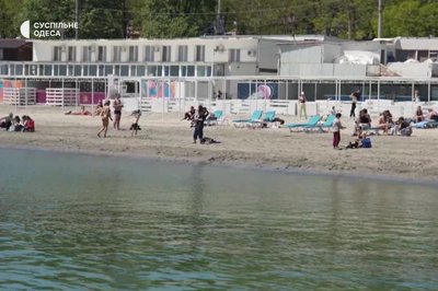 "Окрім сміття — уламки безпілотників": як в Одесі готують пляжі до нового сезону "Окрім сміття — уламки безпілотників": як в Одесі готують пляжі до нового сезону