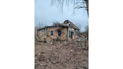 Пошкоджені 4 жилі будинки та 2 нежилі будівлі: РФ атакувала Будище, що на прикордонні Чернігівщини Пошкоджені 4 жилі будинки та 2 нежилі будівлі: РФ атакувала Будище, що на прикордонні Чернігівщини