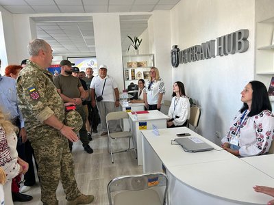 Працюватимуть за принципом «рівний — рівному»: на Черкащині відкрили 64 ветеранський простір Працюватимуть за принципом «рівний — рівному»: на Черкащині відкрили 64 ветеранський простір