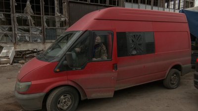 допомога люди хліб волонтер Дмитро Артемов Лиман Донецька область допомога люди хліб волонтер Дмитро Артемов Лиман Донецька область