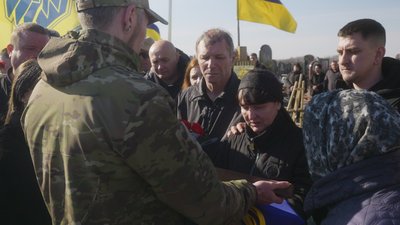 Пройшов АТО/ООС, битву за Чернігів, а маючи можливість списатися — повернувся на фронт : як прощалися з Олегом Прядком Пройшов АТО/ООС, битву за Чернігів, а маючи можливість списатися — повернувся на фронт : як прощалися з Олегом Прядком