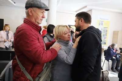 В Ужгороді відкрили центр підтримки вимушених переселенців "Я — Маріуполь" В Ужгороді відкрили центр підтримки вимушених переселенців "Я — Маріуполь"