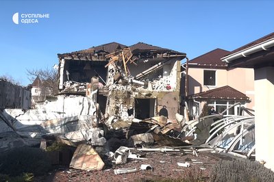 Пошкодження будинків і відділення "Нової пошти": фото наслідків російської атаки Пошкодження будинків і відділення "Нової пошти": фото наслідків російської атаки