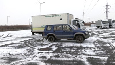 60-річний британець возить авто на фронт 60-річний британець возить авто на фронт