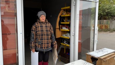 Евакуація життя люди обстріли армія РФ жителька Покровська Галина прифронтовий Покровськ Донецька область 25 жовтня 2024 рік Евакуація життя люди обстріли армія РФ жителька Покровська Галина прифронтовий Покровськ Донецька область 25 жовтня 2024 рік