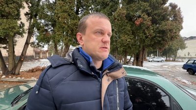 Як евакуйовують маломобільних людей з Семенівки, що на Чернігівщині Як евакуйовують маломобільних людей з Семенівки, що на Чернігівщині